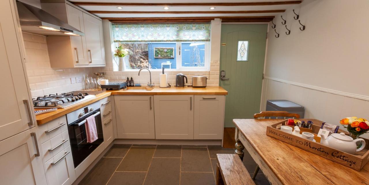 Moreton Cottage Bagian luar foto