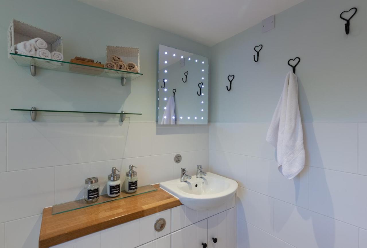 Moreton Cottage Bagian luar foto
